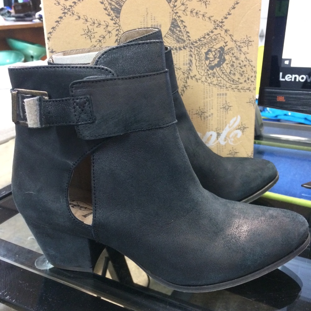 Free People Belleville Ankle Boots * SOLD AS IS!!!